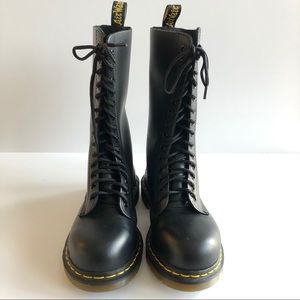 1914 Smooth Dr. Martens Unisex Boots US W 5/US M 4